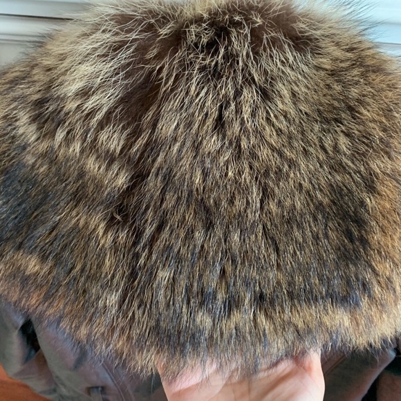 Fur collar leather jacket - Picture 6 of 10